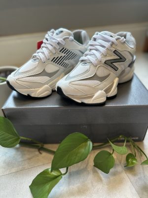 NEW BALANCE 9060 - BRANCO/ CINZA