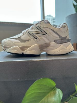 NEW BALANCE 9060 - BRANCO/ CINZA
