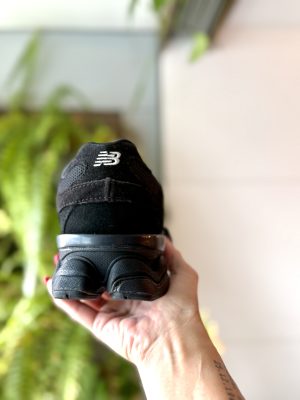 New Balance 9060 Black IMPORTADO